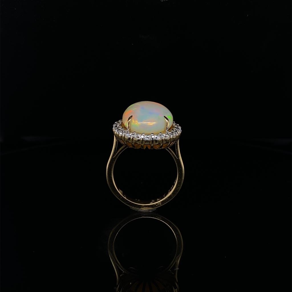 Opal and Diamond Ring in 18kt Yellow Gold