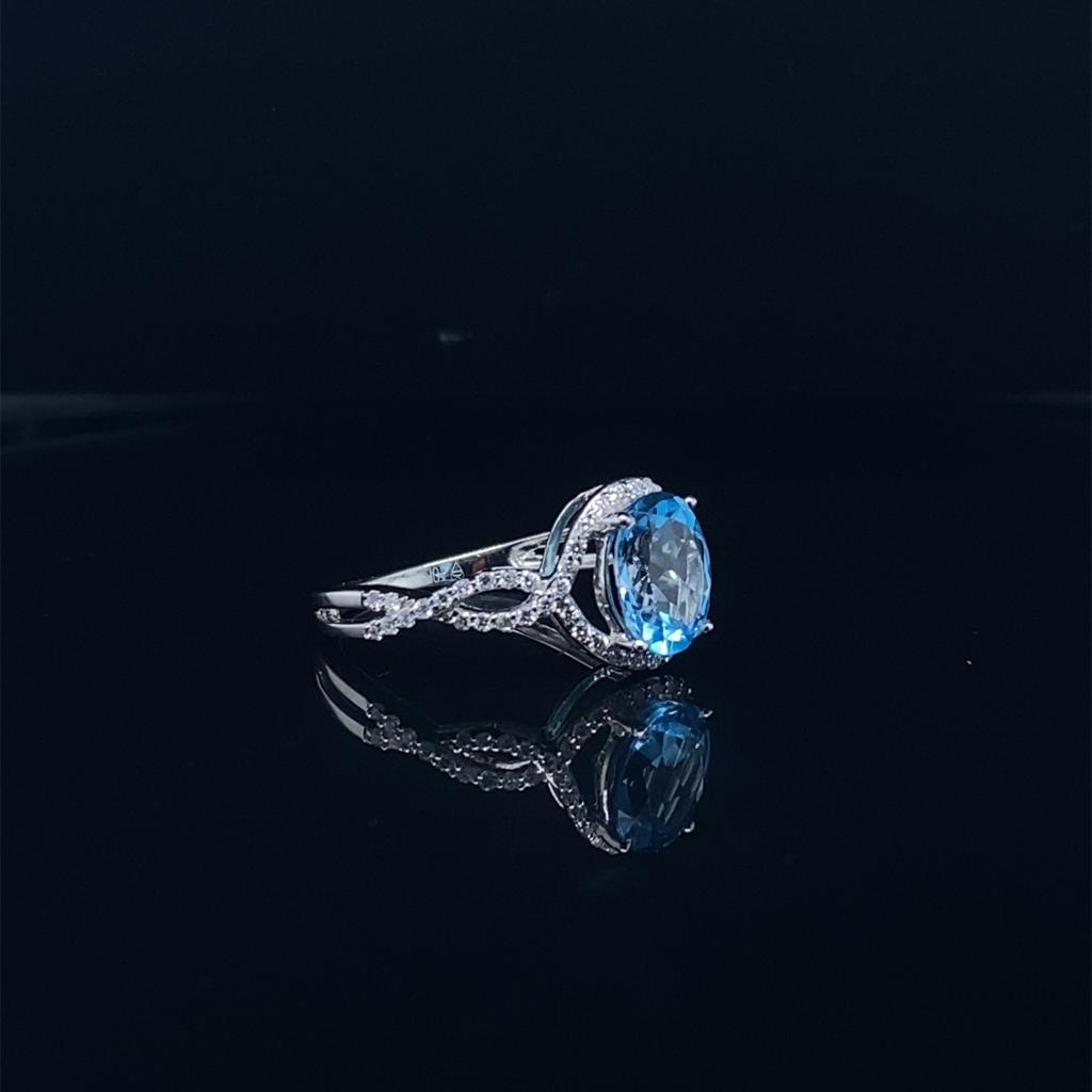 10KT White Gold, Fashion Diamond Ring with Blue Topaz