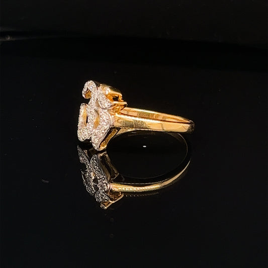 18 kt Yellow Gold Om Ring with Diamond