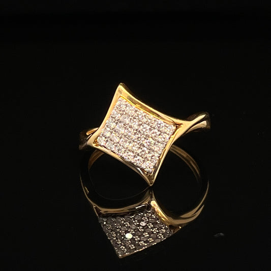 14 kt Yellow Gold Square Ring with Diamonds