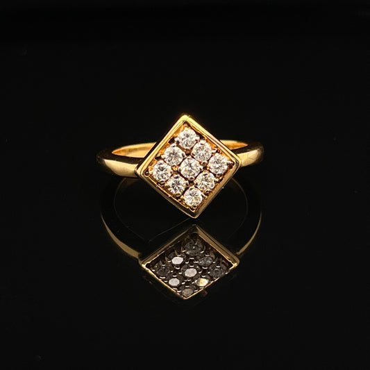 14 kt Yellow Gold Square Fashion Ring with Diamonds