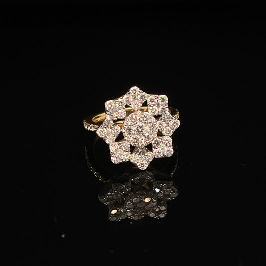 18 kt Yellow Gold 3D Flower Fashion Diamond Ring