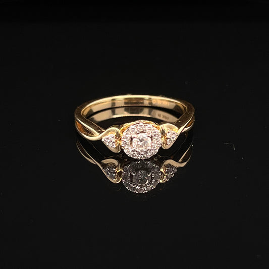 14 kt Yellow Gold Engagement Ring with Diamonds