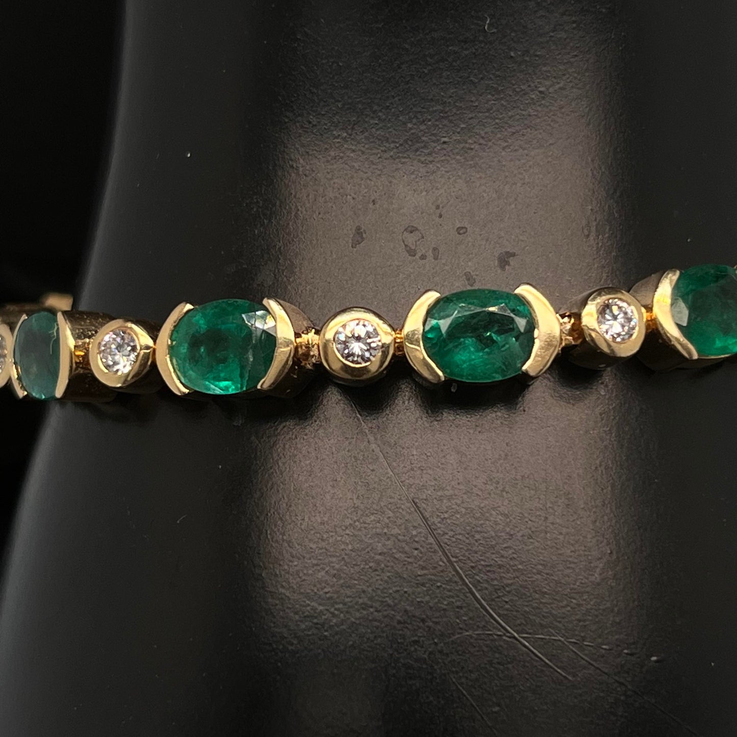 14kt YG Bracelet with Diamond and Emerald