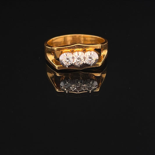 14 kt Yellow Gold Line Ring with Diamonds