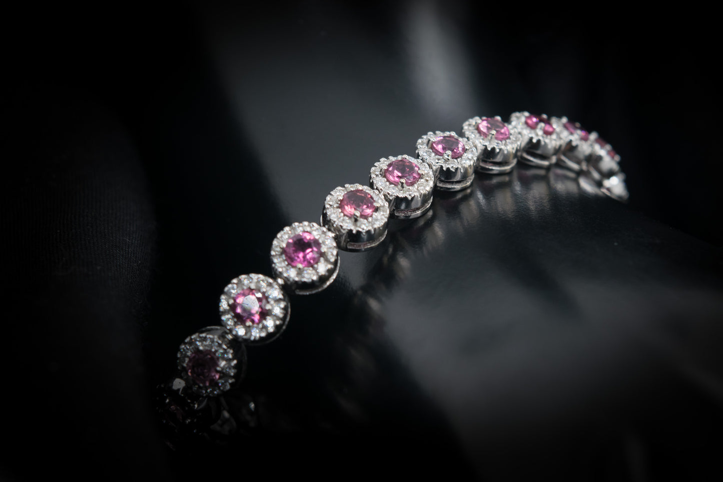 18kt WG Bracelet with Pink Sapphire and Diamond.